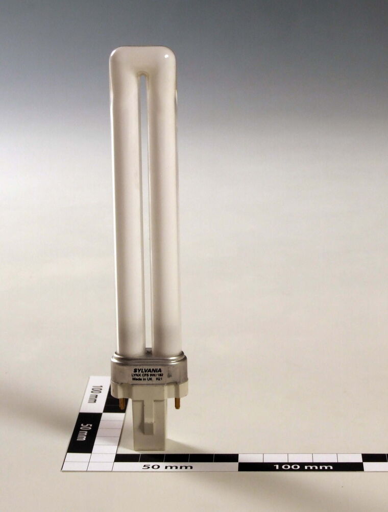 Kompaktleuchtstofflampe mit G23 Stecksockel