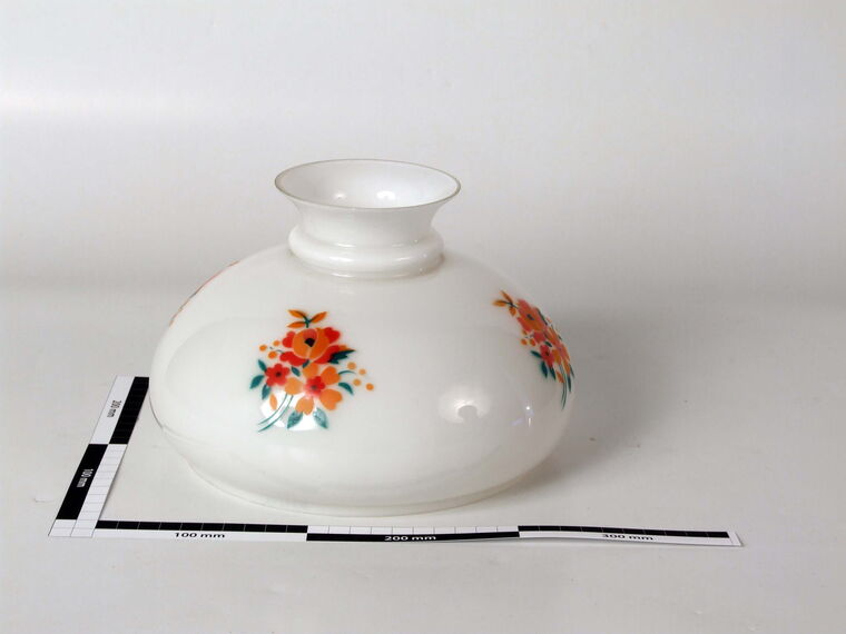 Glaslampenschirm mit Blumendekor