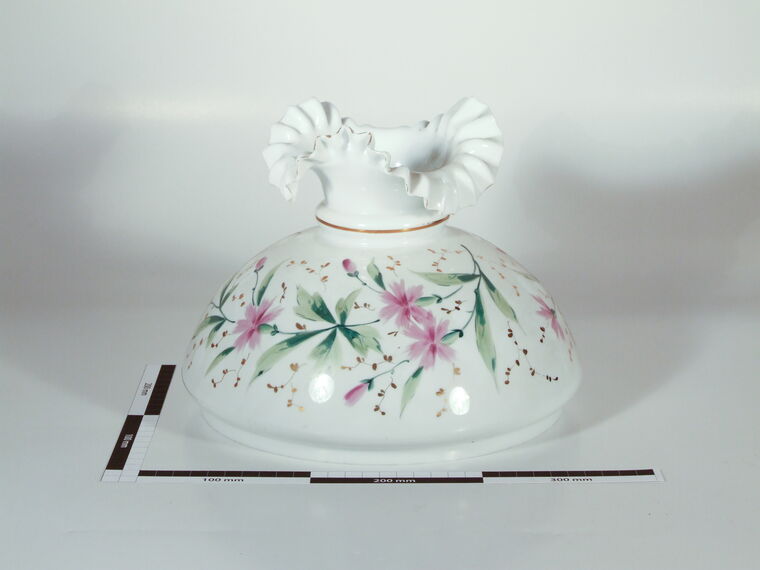 Glaslampenschirm mit Blumenmuster