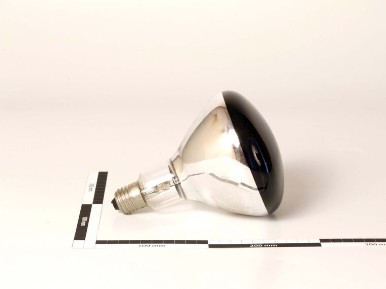 Glühlampe 225 Volt 125 Watt Rotlichtlampe