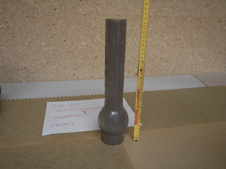 Petroleumlampenzylinder mit Schlamm der Möhnekatastrophe