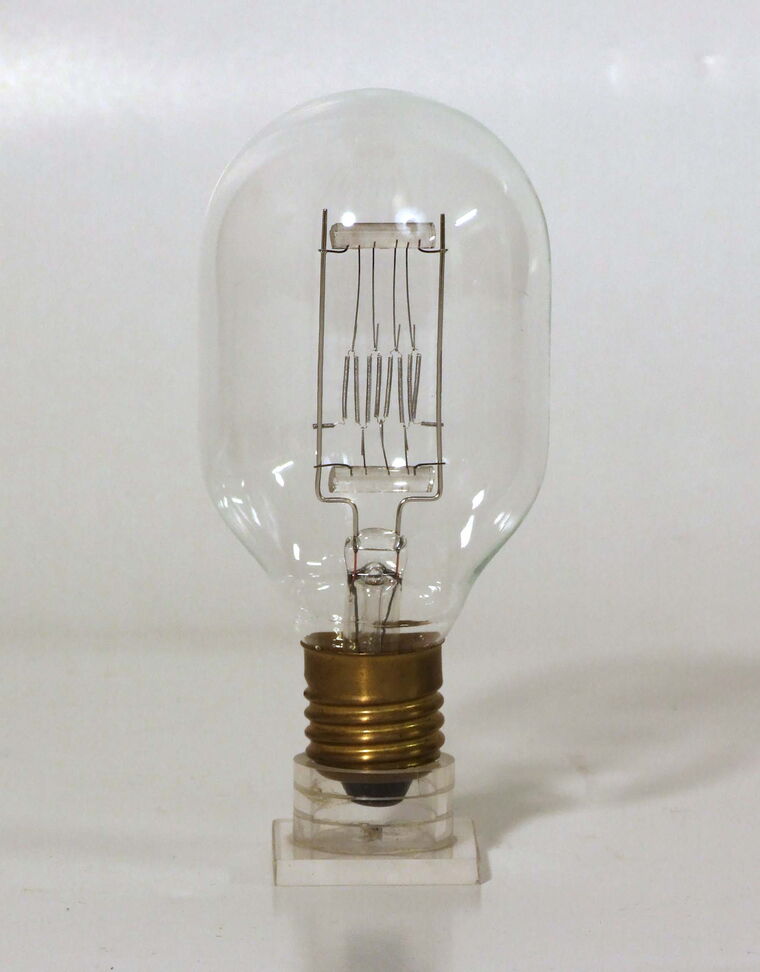 Glühlampe mit E27 Sockel
