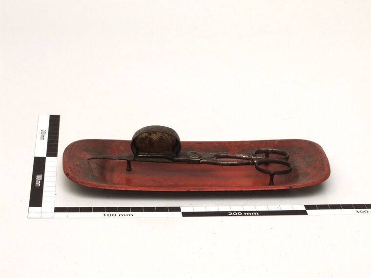 Kerzenschere mit Tablett