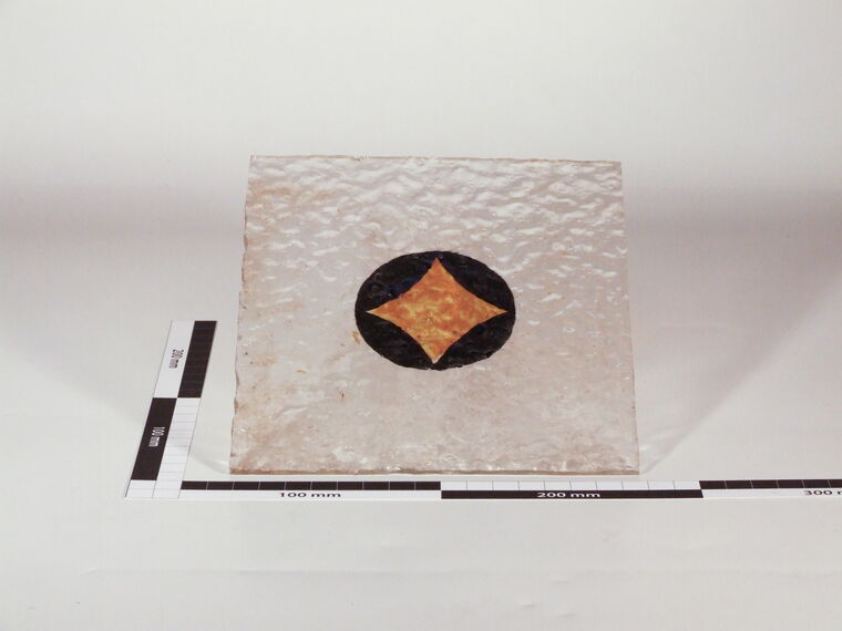 Glasscheibe mit Dekoration