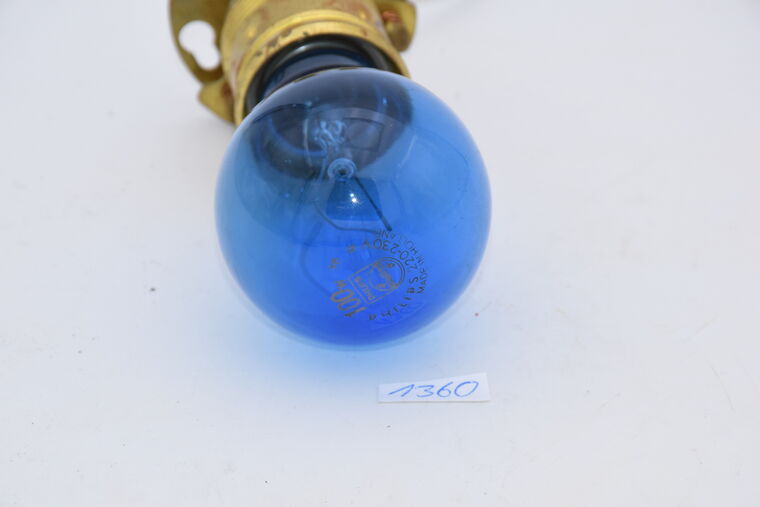 Glühlampe mit blauem Kolben und Fassung