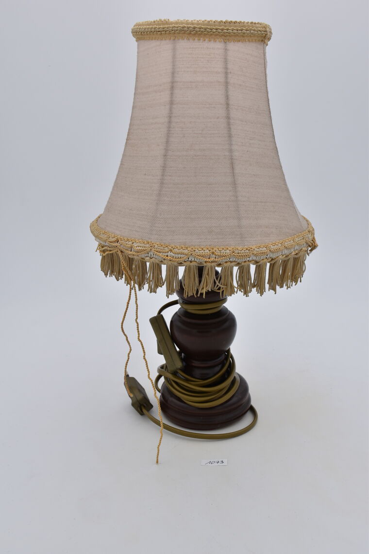 Tischlampe mit Stoffschirm