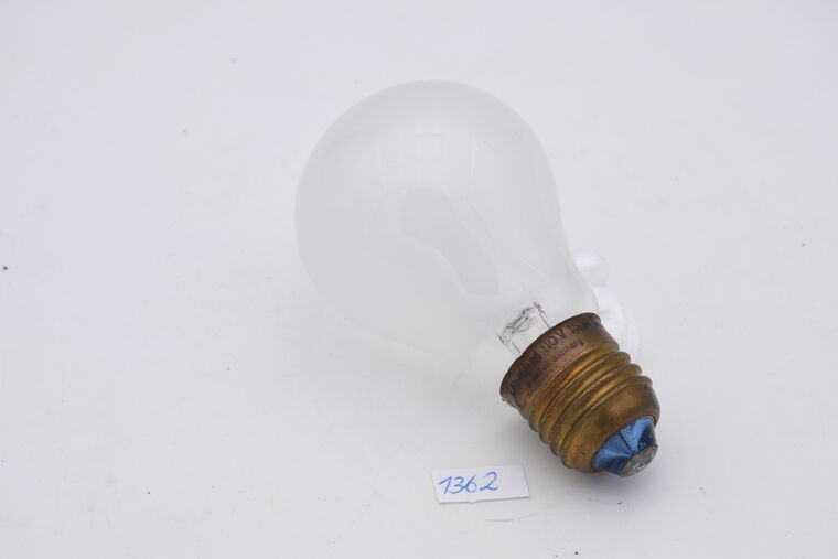 Glühlampe mit Milchglas