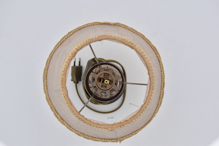 Tischlampe mit Stoffschirm