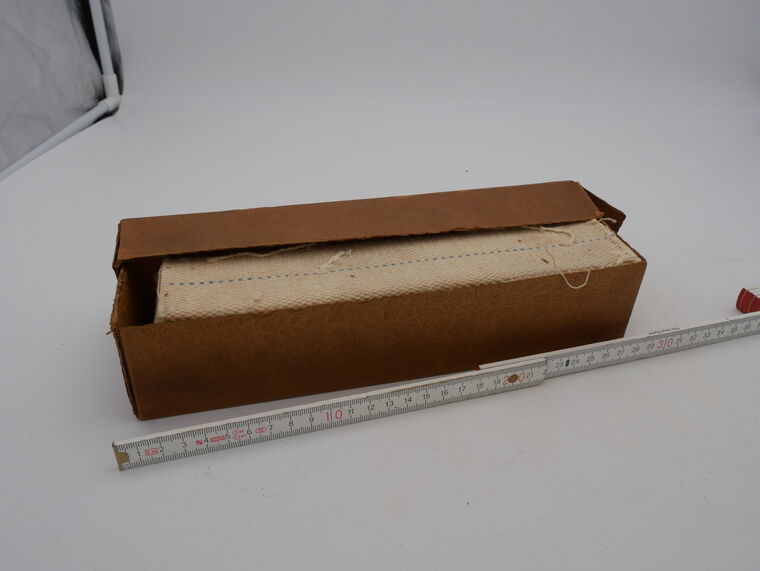 Petroleumlampe mit originalverpackten Schlauchdochten
