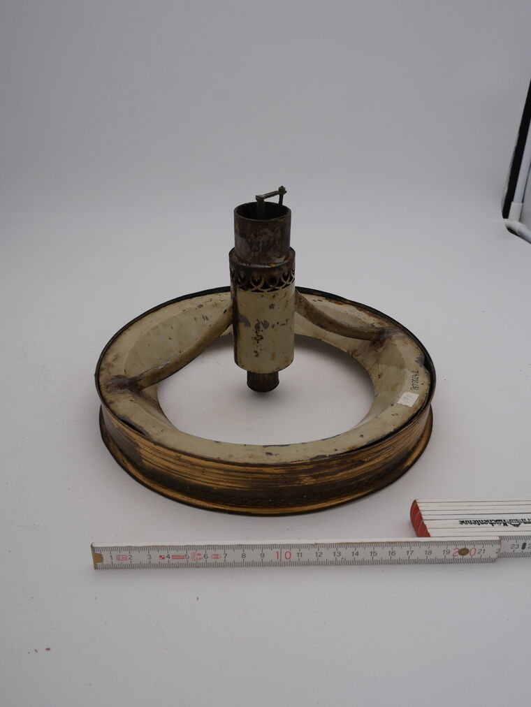 Ölbrenner mit Tank, sog. Sinumbra-Lampe