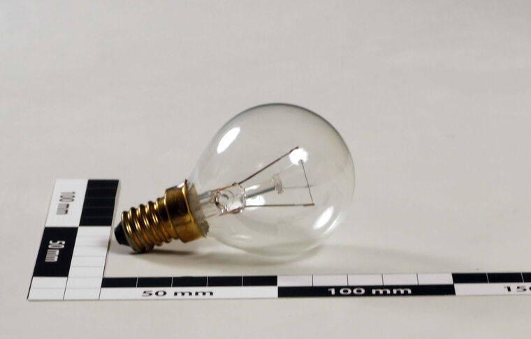 Glühlampe 25W, kugelförmig