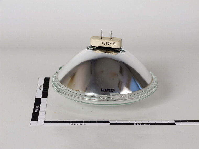 Spotlampe mit Keramik-Stecksockel