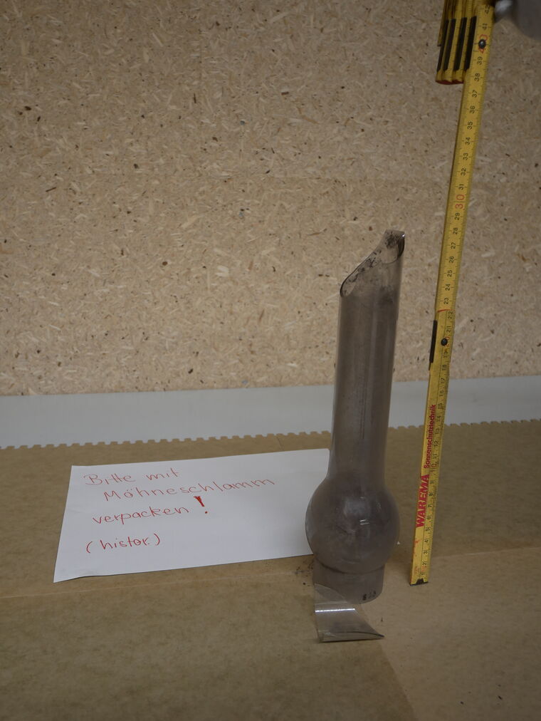 Petroleumlampenzylinder mit Schlamm der Möhnekatastrophe