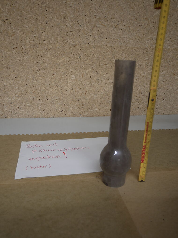 Petroleumlampenzylinder mit Schlamm der Möhnekatastrophe