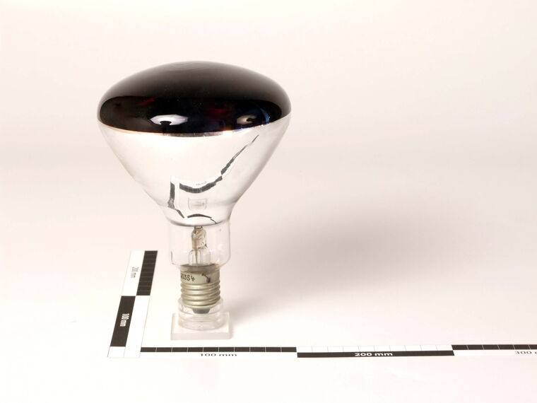 Glühlampe 225 Volt 125 Watt Rotlichtlampe