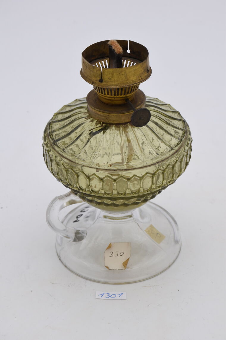 Petroleumlampe mit Flachdochtbrenner