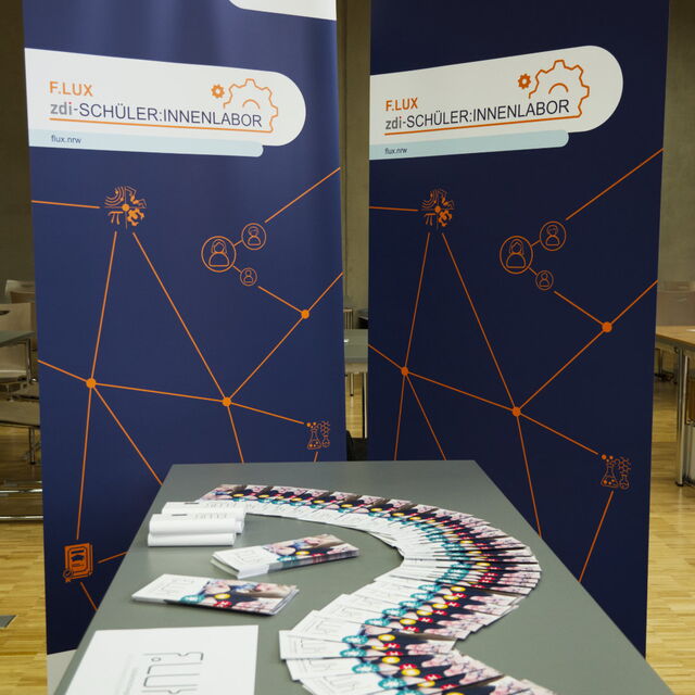 Heute und morgen sind wir beim MINT-Mach-Tag des @ ...