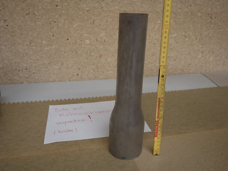 Petroleumlampenzylinder mit Schlamm der Möhnekatastrophe