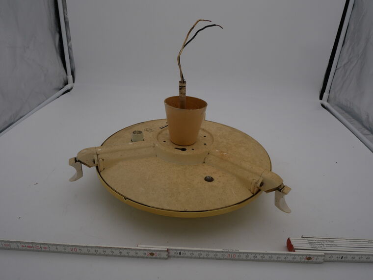 Ringförmige Deckenleuchte mit Leuchtstofflampe