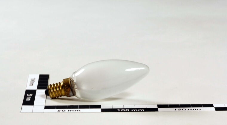 Glühlampe 25W / 235V, kerzenförmig
