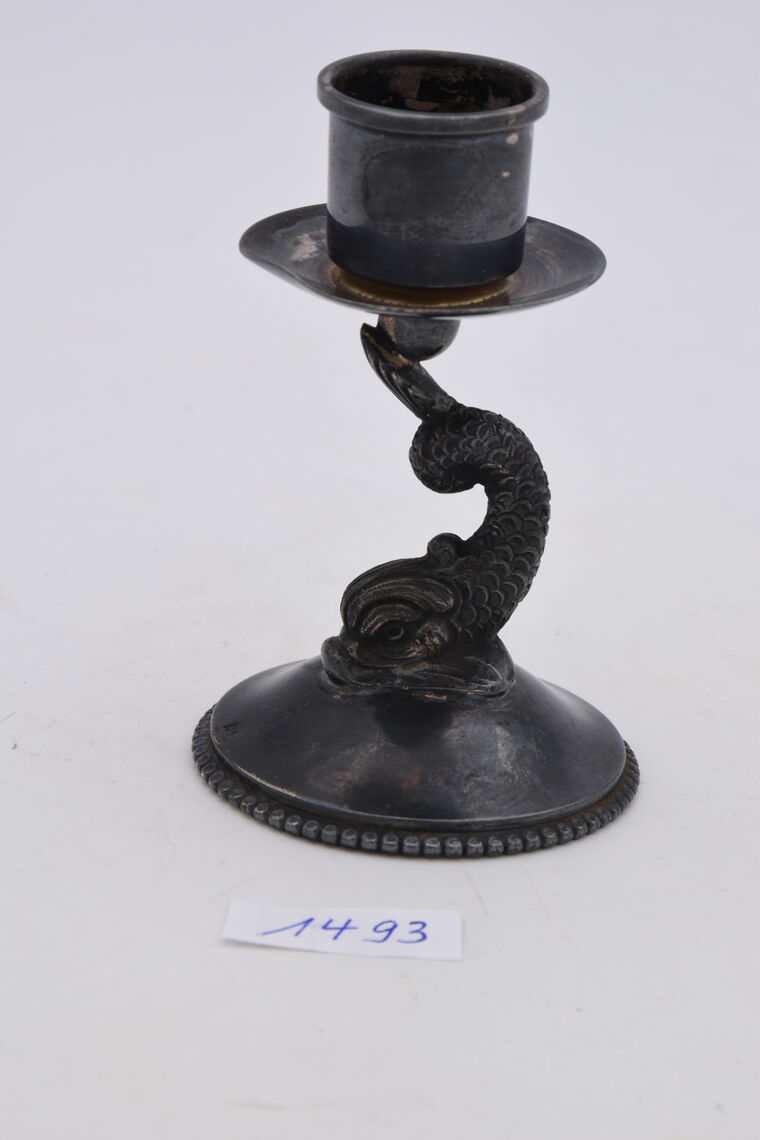 Kerzenhalter mit Delfindekor