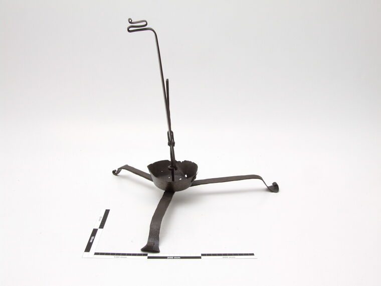 Kienspanhalter aus Metall, dreibeinig