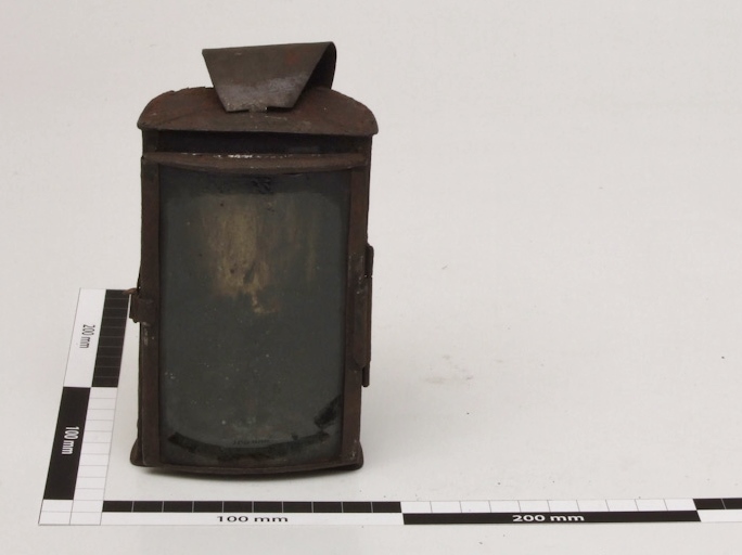 Kerzenlaterne aus Metall mit Glastür